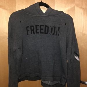 alo yoga cropped hoodie